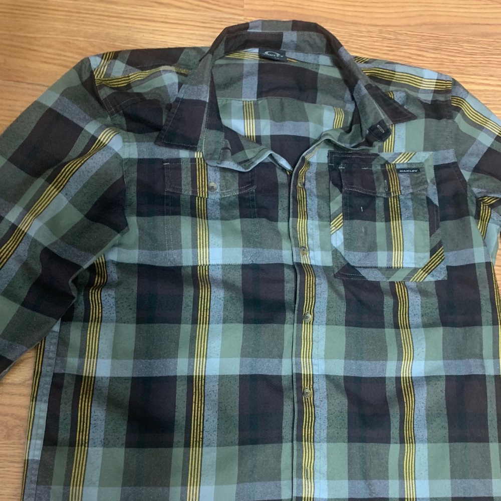 Oakley men’s XL flannel button up